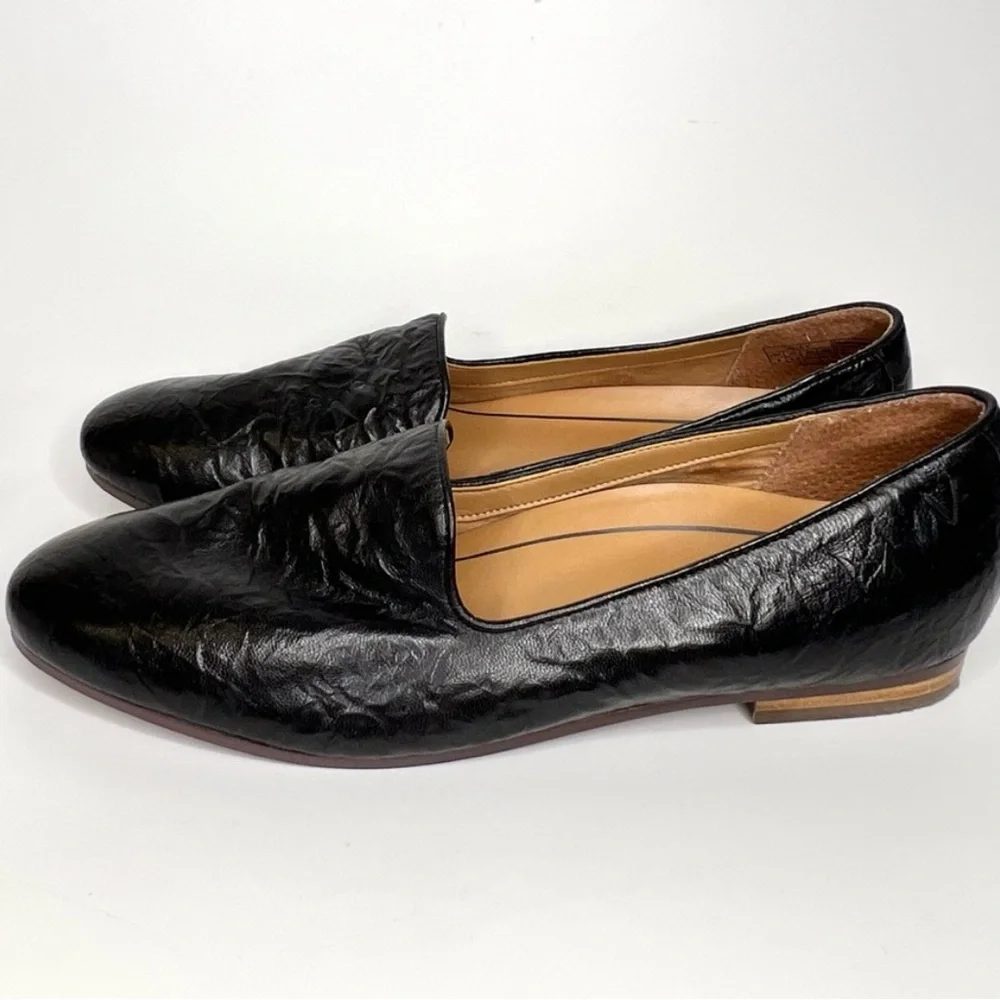 Vionic Willa II - Black Leather Slip-On Design Flats - Picture 8 of 14